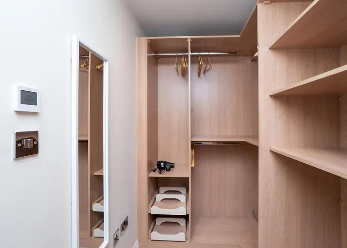 Pass The Keys Quiet 1 Bed Central Apartment With Parking